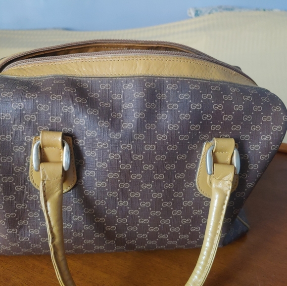 VINTAGE GUCCI BAG. GG LOGO. NEW LINING. EUC. - Picture 10 of 11